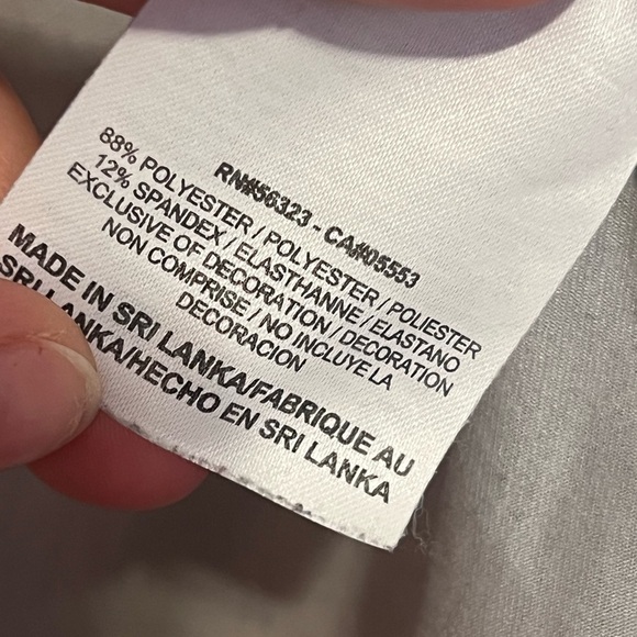 #16 NIKE • DRI FIT • BLACK/WHITE CHEVRON RACERBACK TANK - Picture 6 of 6